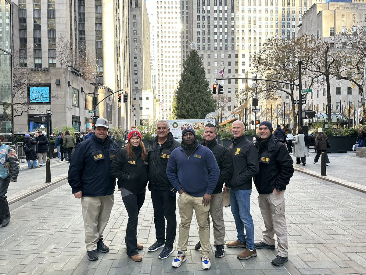 sbanypd's tweet photo. The SBA was proud to support the #BlueKnights NJ Chapter XV’s 7th Annual Charity #LE #MotorcycleRun to NYC today to support #USMC #ToysforTots and #NYPD &amp; @NJStatePolice Widows &amp; Children. Ride with Pride. Thank you. We will #NEVERFORGET. @rsanypd @nypdpea https://t.co/hsD2NMjVvS