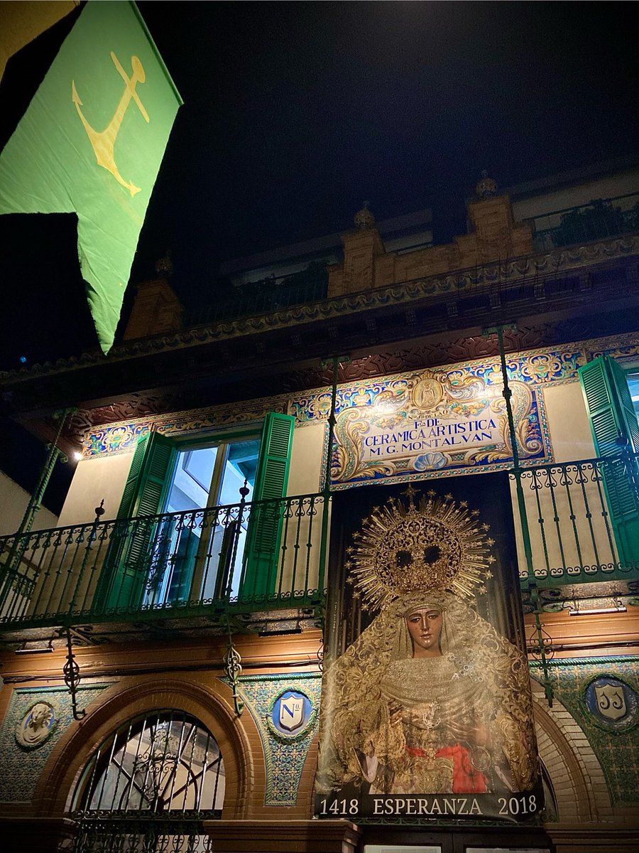 TteAlcalde41010's tweet photo. Buenas noches #Triana https://t.co/s0bO02aWGv
