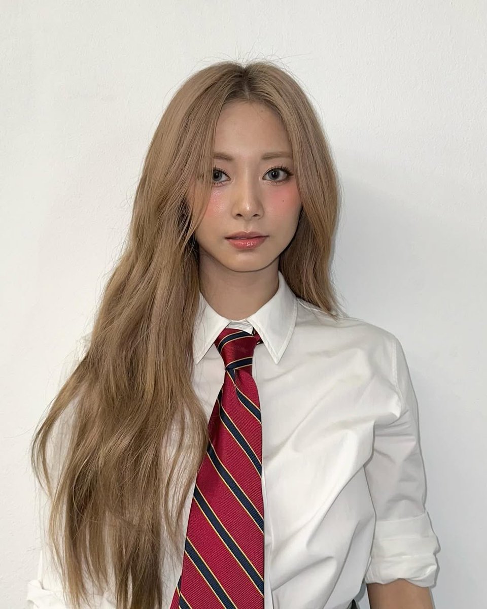 tzuwyu's tweet photo. https://t.co/auWdy9yNBR https://t.co/AVbJMDMtZ1