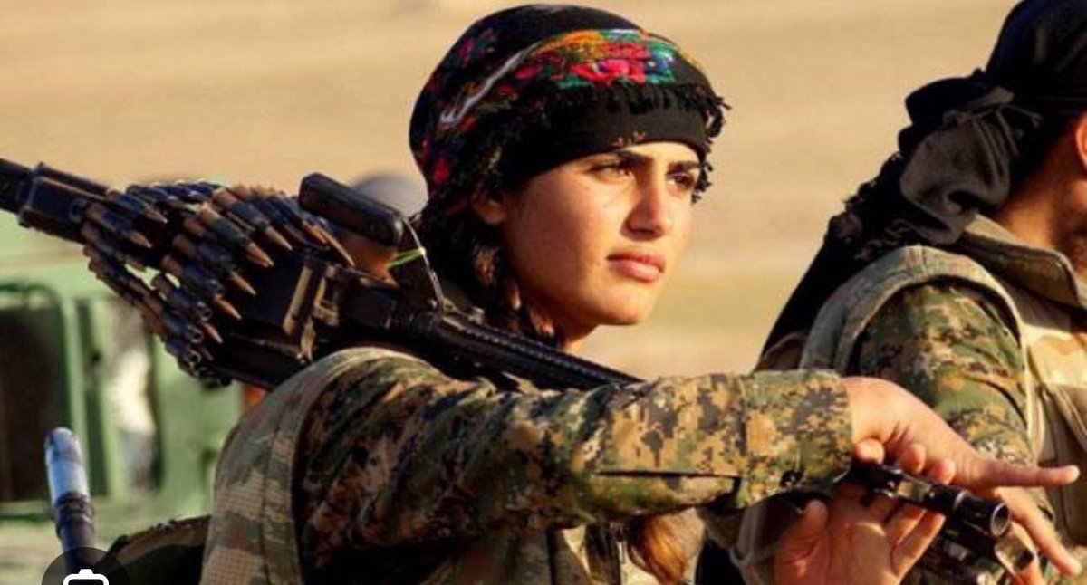 ErcanJanAKTAS's tweet image. Her yer direniş, her yer ROJAVA!
Partout est la résistance, partout est le ROJAVA!
#resistancerojava 
#freerojava