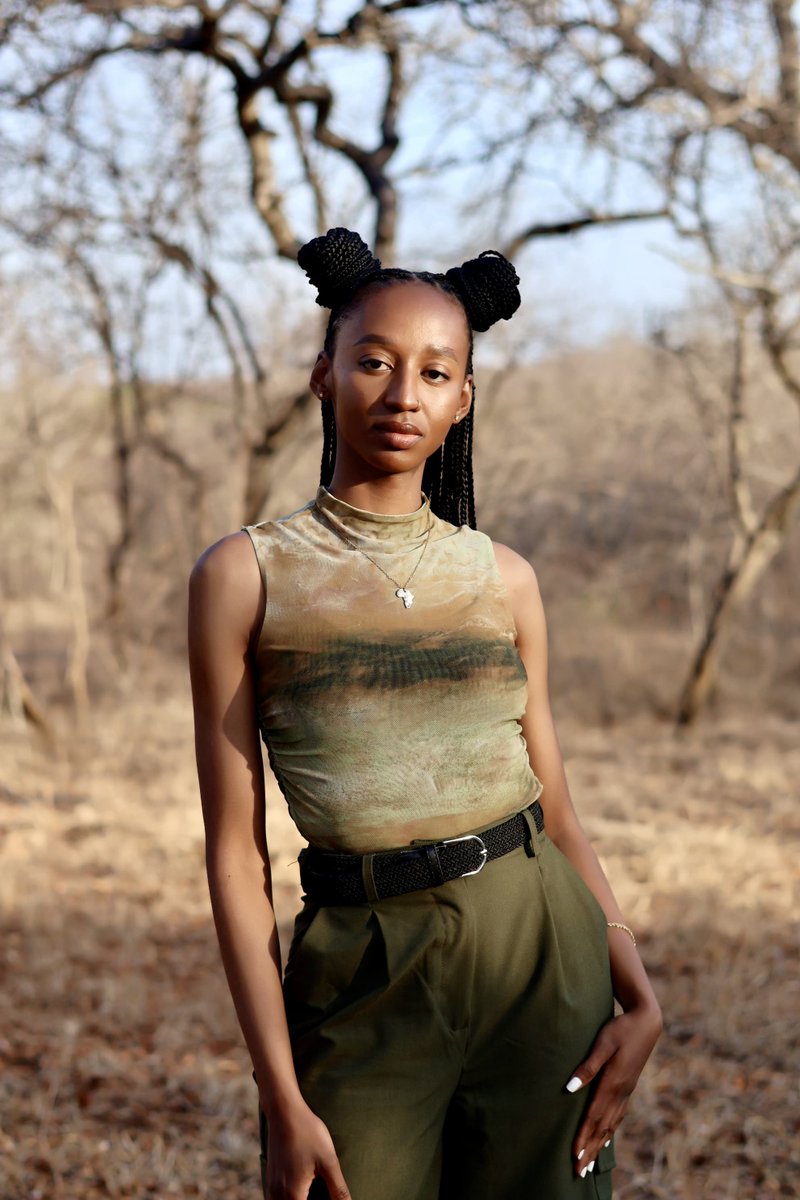 _fatsonthite's tweet image. In the wild ☀️🦎

Photography by @thesatarsisters 

#missearthxkubu #missearthsa #kubusafari #bushcamp #safari