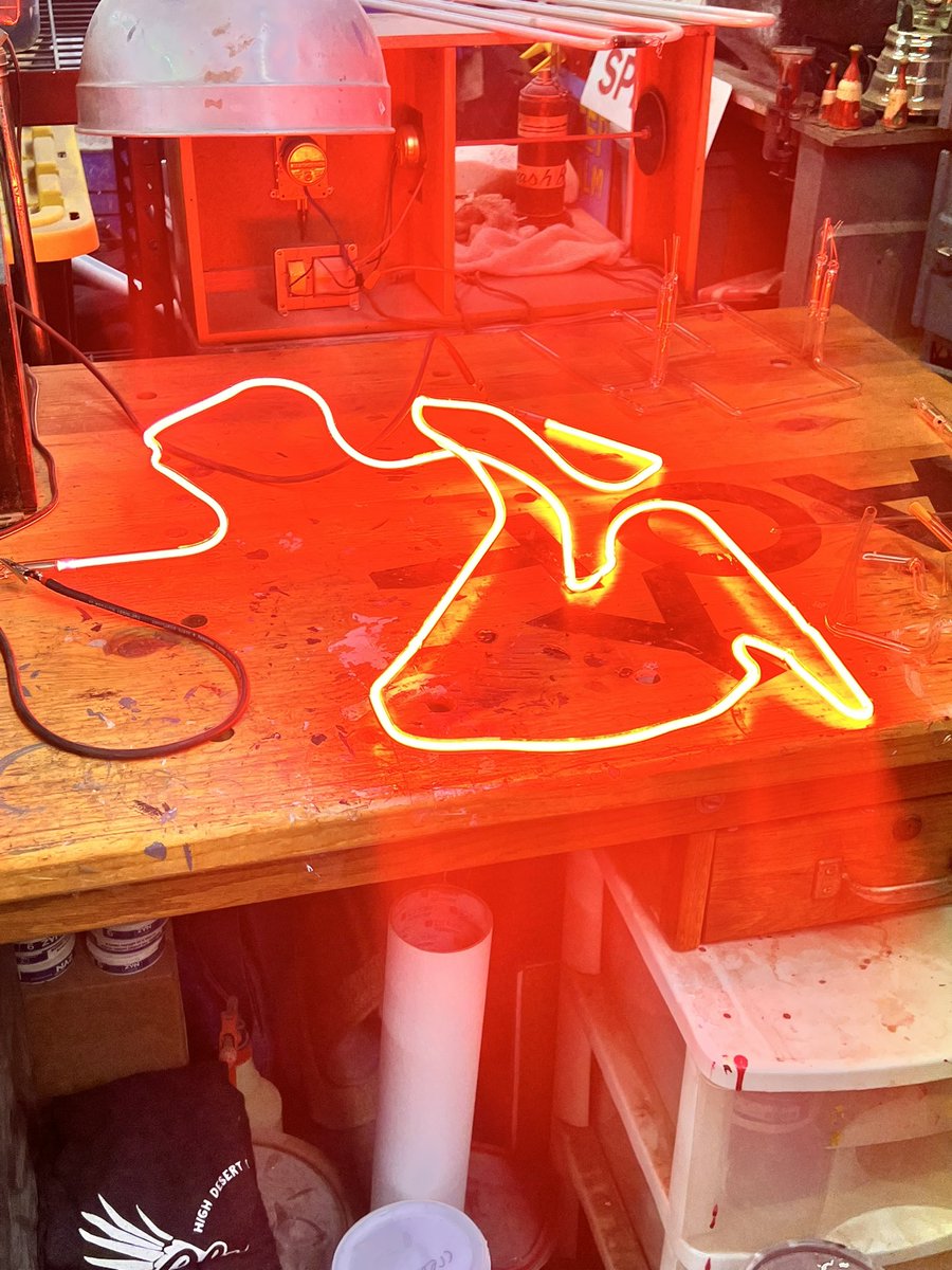 🌹: I’m back now, I had to take my sign to a dude to get it bombarded 🤘

he was a total sweetheart about it cuz mine broke when I got home from bringing it to him on Friday, so he did it for free for me 🥺