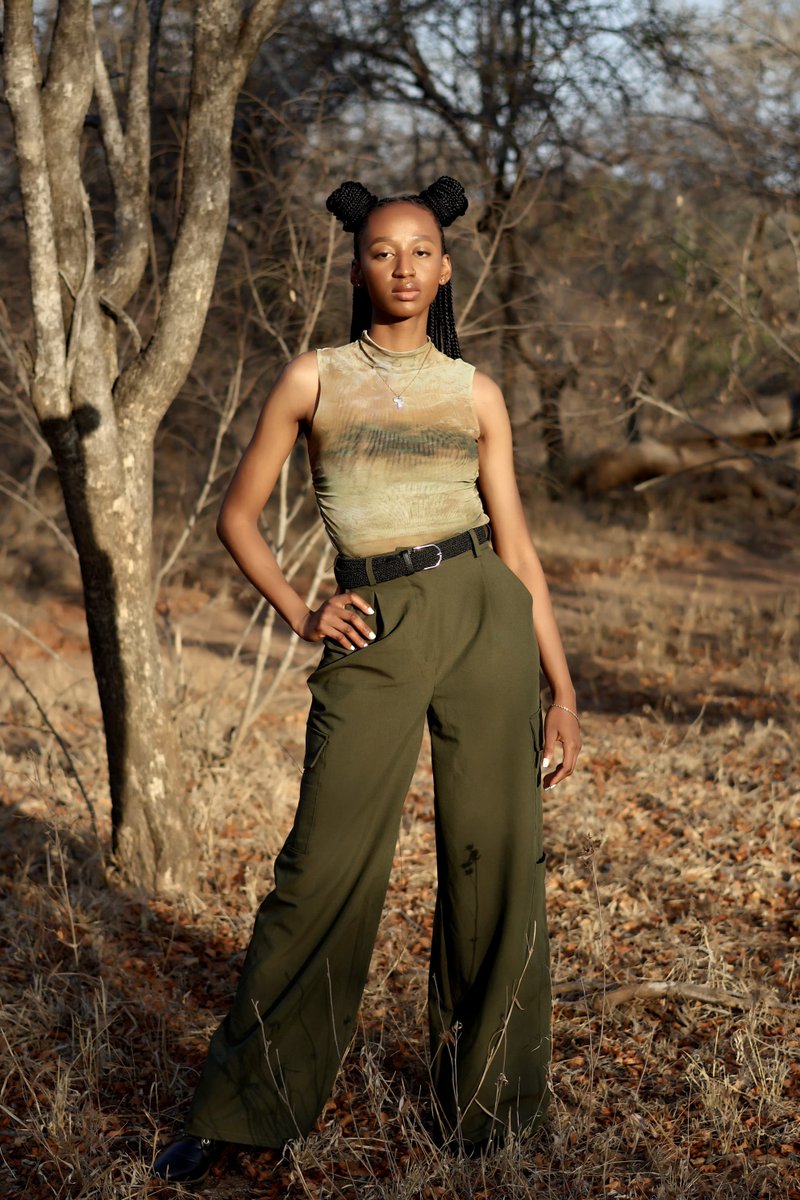 In the wild ☀️🦎

Photography by <a href="/thesatarsisters/">The Satar Sisters Photography</a> 

#missearthxkubu #missearthsa #kubusafari #bushcamp #safari