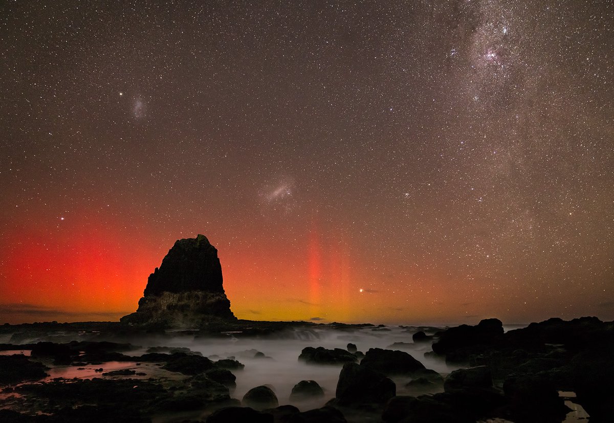jamessmartLP's tweet photo. Southern lights at Cape Schanck, Victoria.
#aurora #australia #milkyway #photography https://t.co/cuGghviOR2