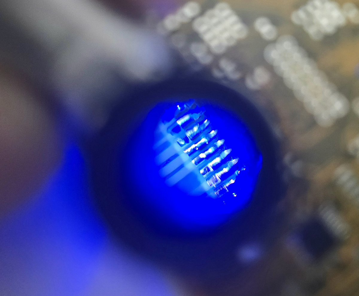 VejvyCZ's tweet image. Byl to masakr,  ale na to, že na pájení mám docela kopyto a hrot není moc tenký se to povedlo....
#DnesBastlim
#bastlirna
#oldcomputers