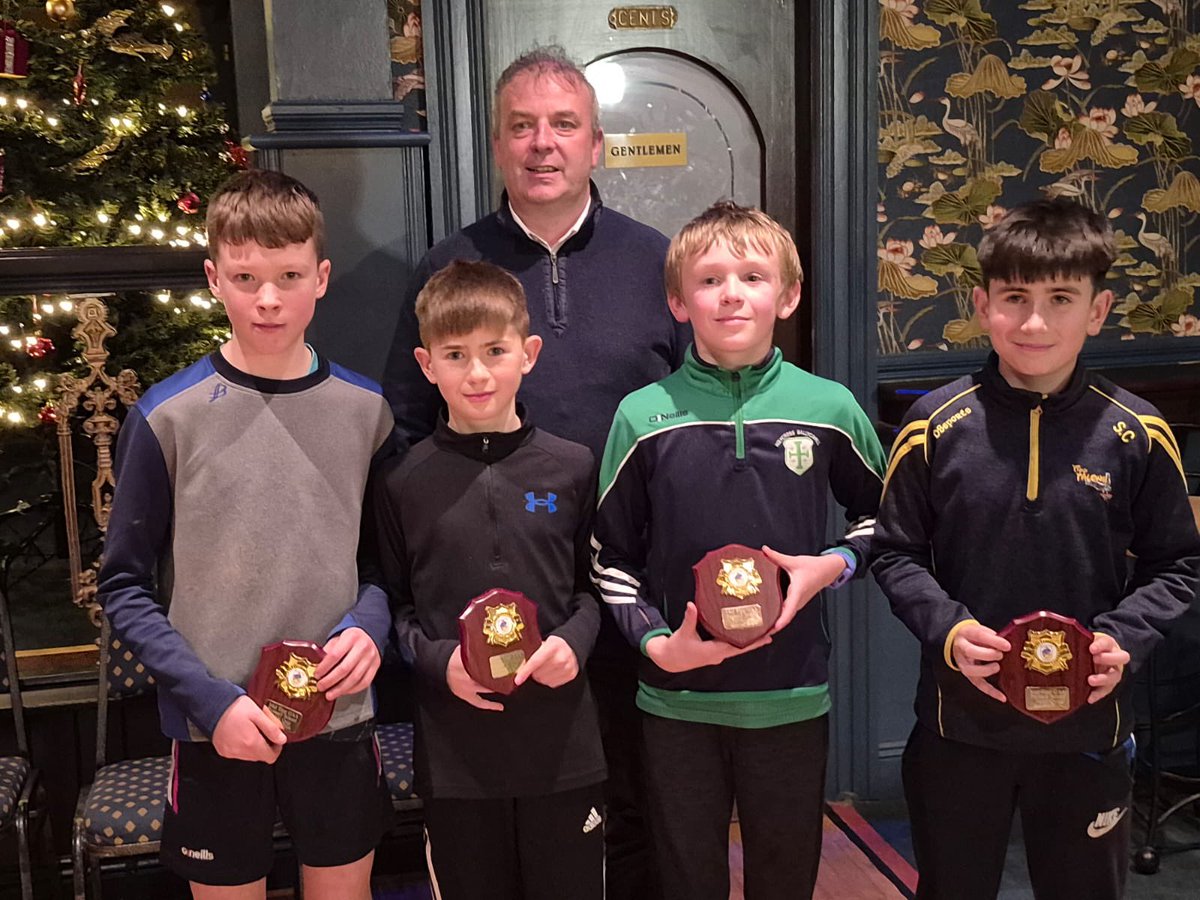 Comhghairdeas lenár bhfoireann tráth na gceist a ghlac páirt san <a href="/MidTipp/">Mid Tipperary GAA</a> GAA Quiz anocht sa Ragg! They now progress to the County final which takes place next Sunday night in the Dome! Maith sibh a bhuachaillí! 👏🏼👏🏼
<a href="/TippCumanNamBun/">Tipperary Cumann na mBunscol</a> <a href="/DurlasOgGAA/">Durlas Óg</a> <a href="/ThurlesGaels/">ThurlesGaels</a> <a href="/thurlessars/">Thurles Sarsfields</a>