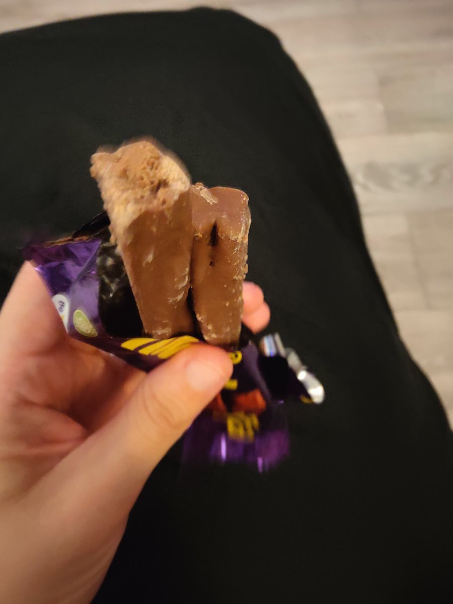 pengwagglas's tweet photo. @Tesco hi, I bought a Meal Deal at your store today. Unfortunately part of the Twirl I bought was missing! Not so Xtra! https://t.co/Gg2WwOvuyH