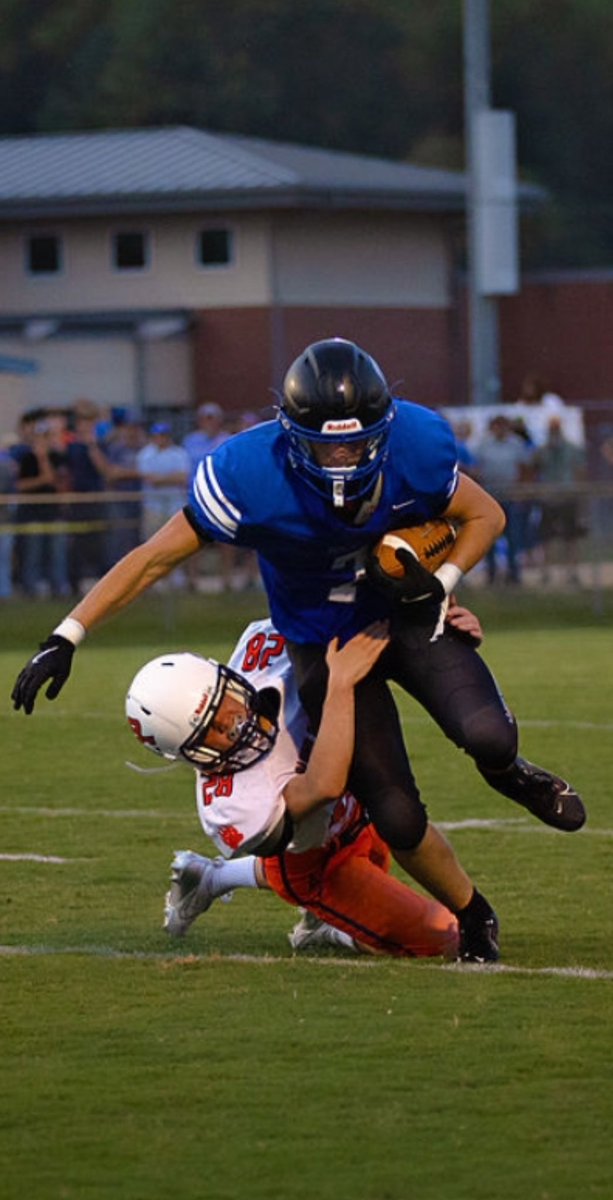 Blessed to receive district honors and a great junior season!
Honors:
2nd team all district Linebacker 
2nd team all district Wide receiver 
Stats: 70.5 tackles 8 TFl 2 int 2 sacks 
<a href="/JDowdy31/">Jayke Dowdy</a> 
<a href="/GoLions1934/">Cole Laing</a> 
<a href="/carljfred/">Carl Frederick</a>