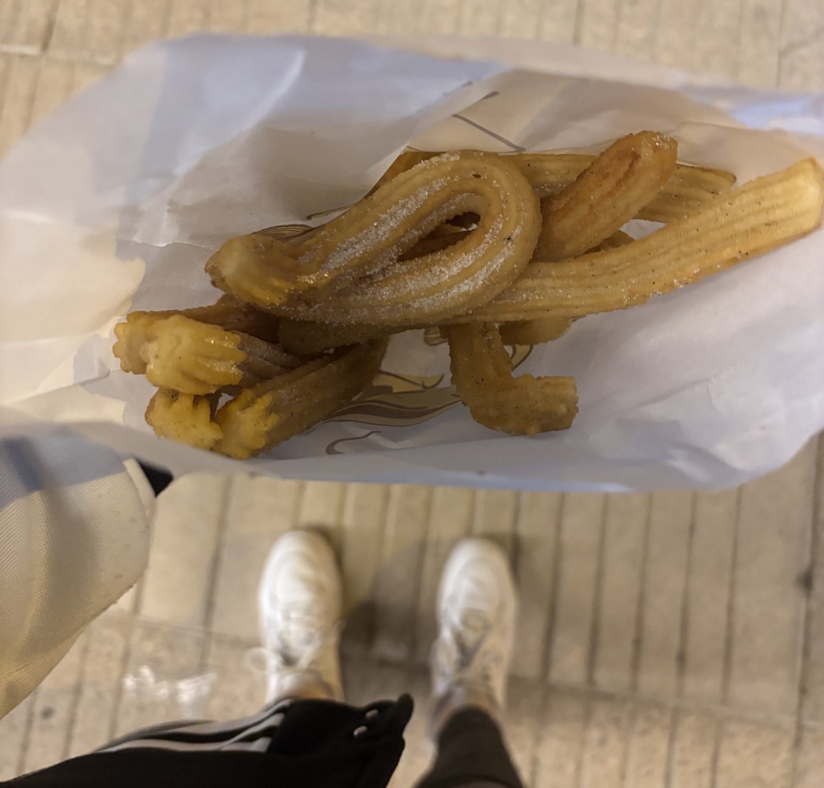 “Qué difícil hacer felices a las mujeres no sé qué”
Lo que le ha costado a mi novio hacerme feliz: 2 euros 

Espabilen 👍🏼