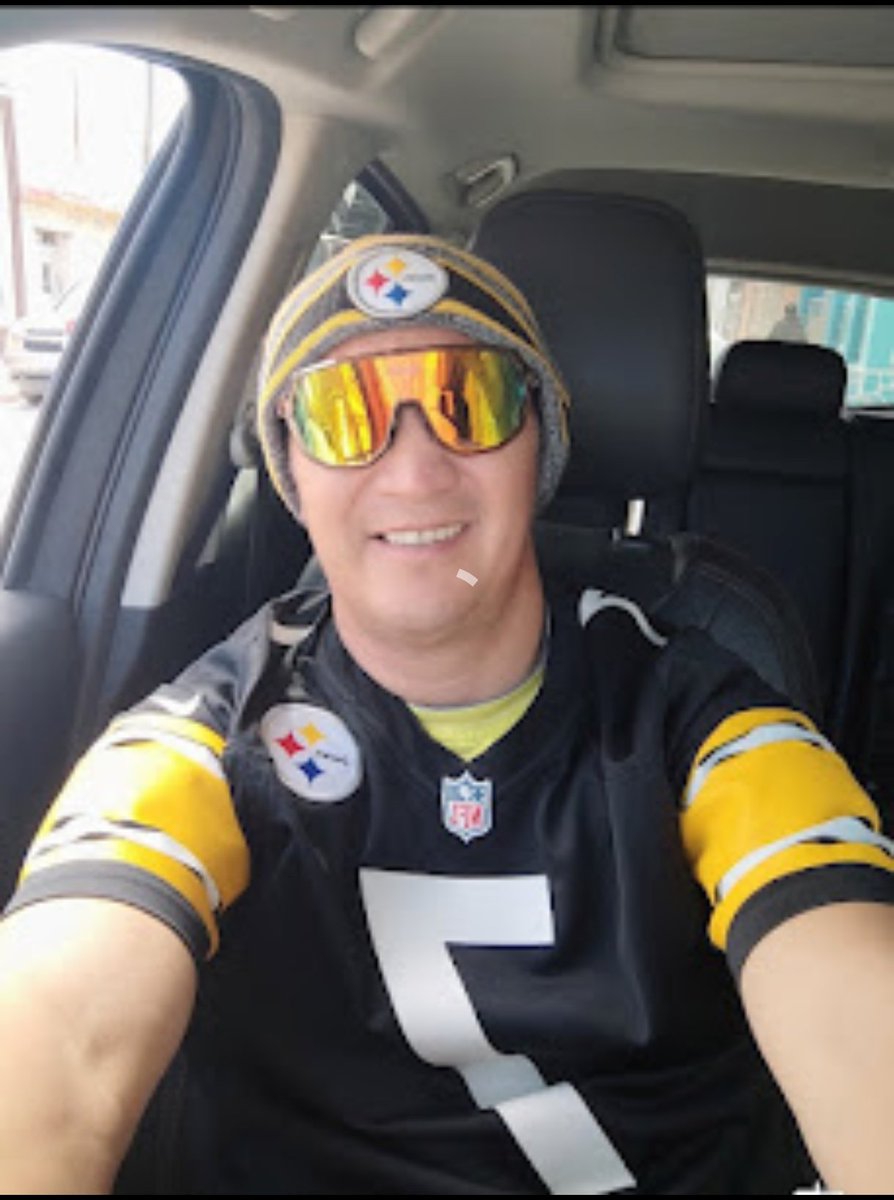 omarren4's tweet photo. Saludos desde San Pedro, Coahuila 🖤 💛 @FOXImpactoNFL @steelers  @JosePabloCoello @rgarciaochoa @pepesegarra https://t.co/JeKiGPPhsk
