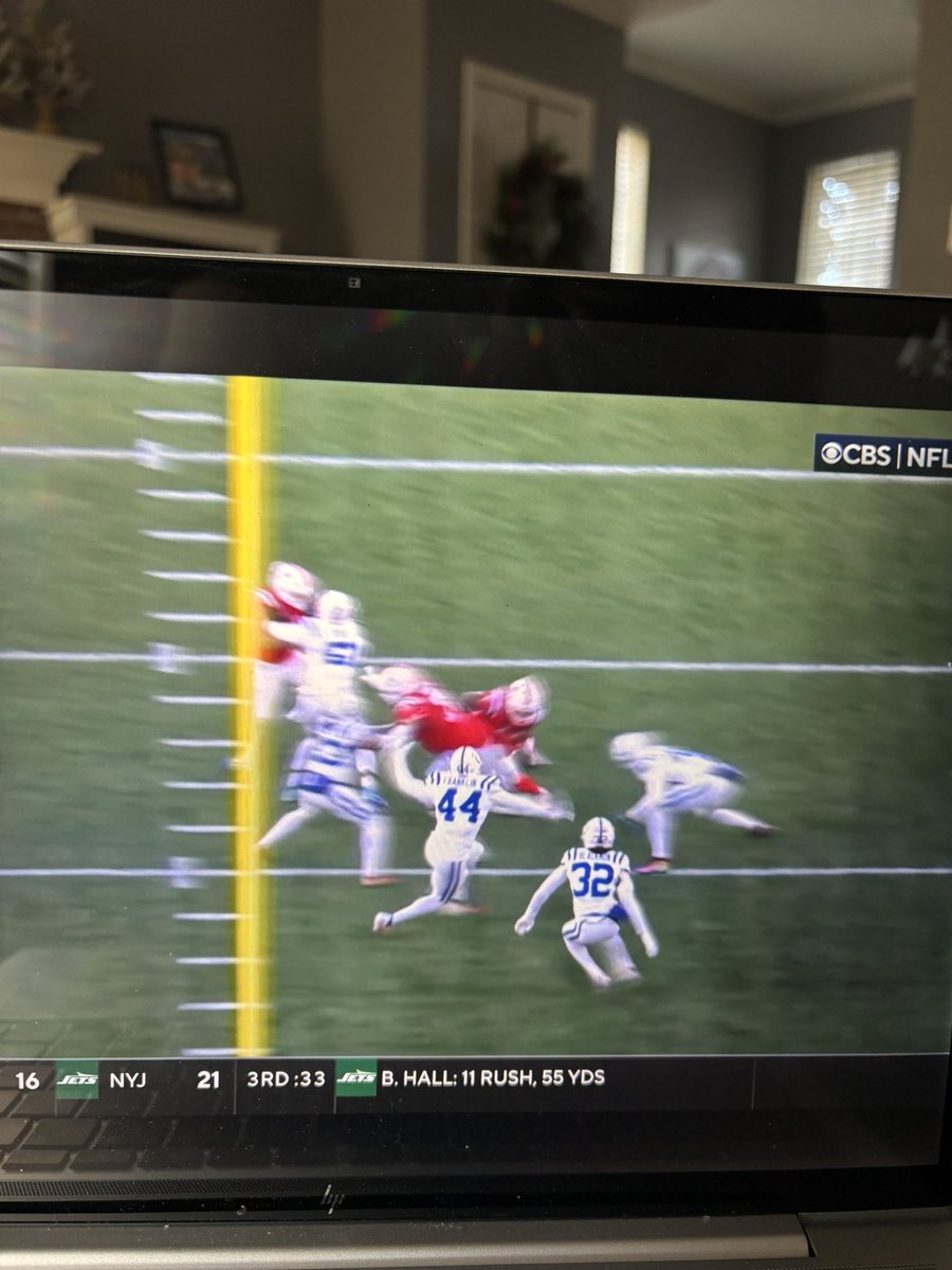 WShidler34's tweet photo. How many #colts defensive players does it take to tackle a guy? How does he score a running touchdown from this? #FireGus @JimIrsay https://t.co/0RlsIpWajD