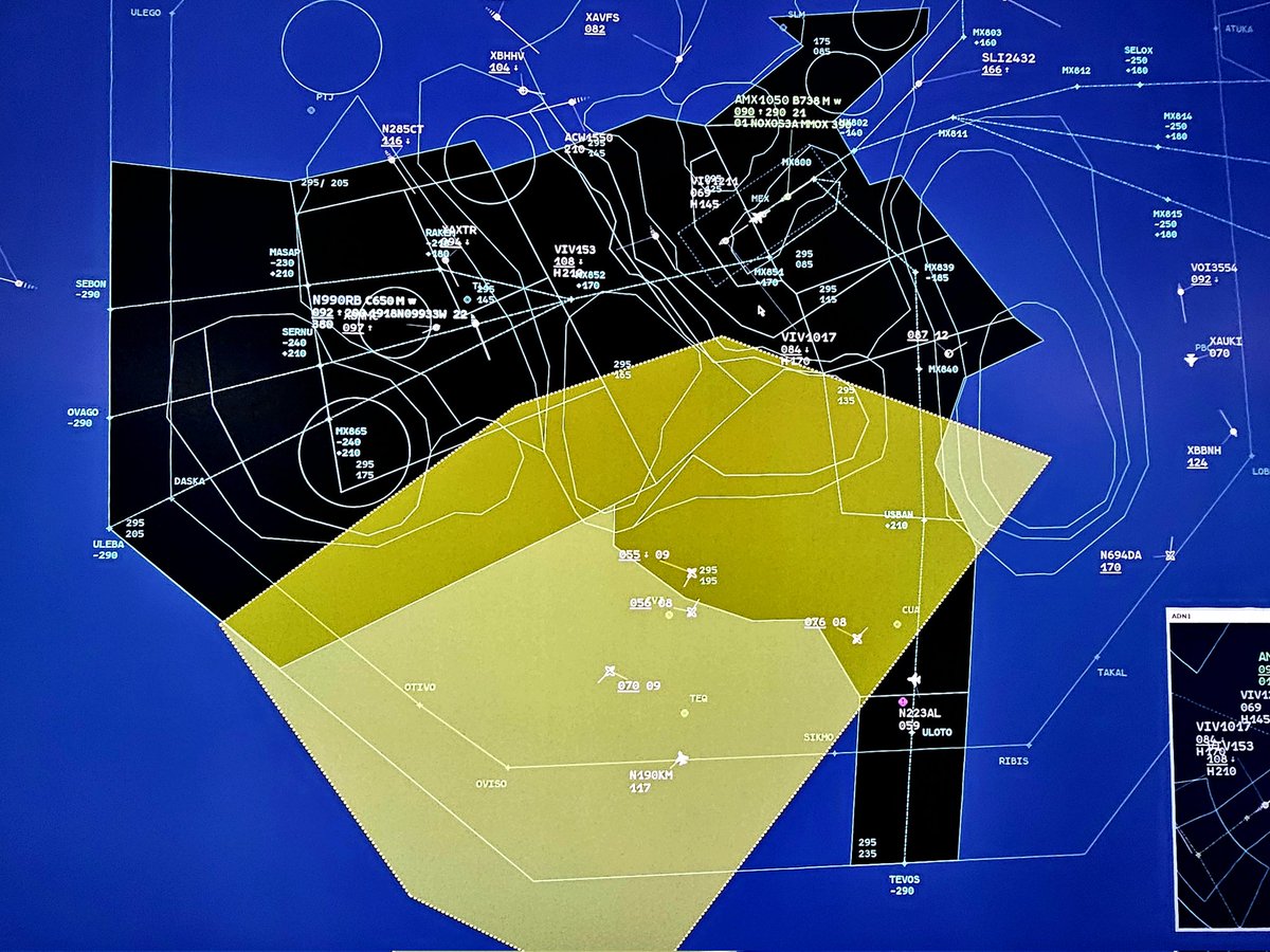 EduardoLeeL's tweet photo. #ACCMEXInforma, sigue la afectación por ceniza del #Popocatépetl, llegadas y salidas hacia el sur cerrados. #Informaciónquesirve #cenizavolcanica #AICM #TLC #AIFA #AirTrafficControl https://t.co/kGidRbNr4R