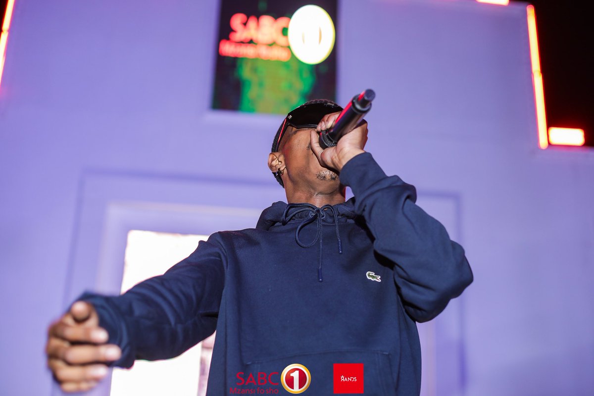 It’s a crazy time to be alive Leemckrazy just performed and The crowd is electric!🔥