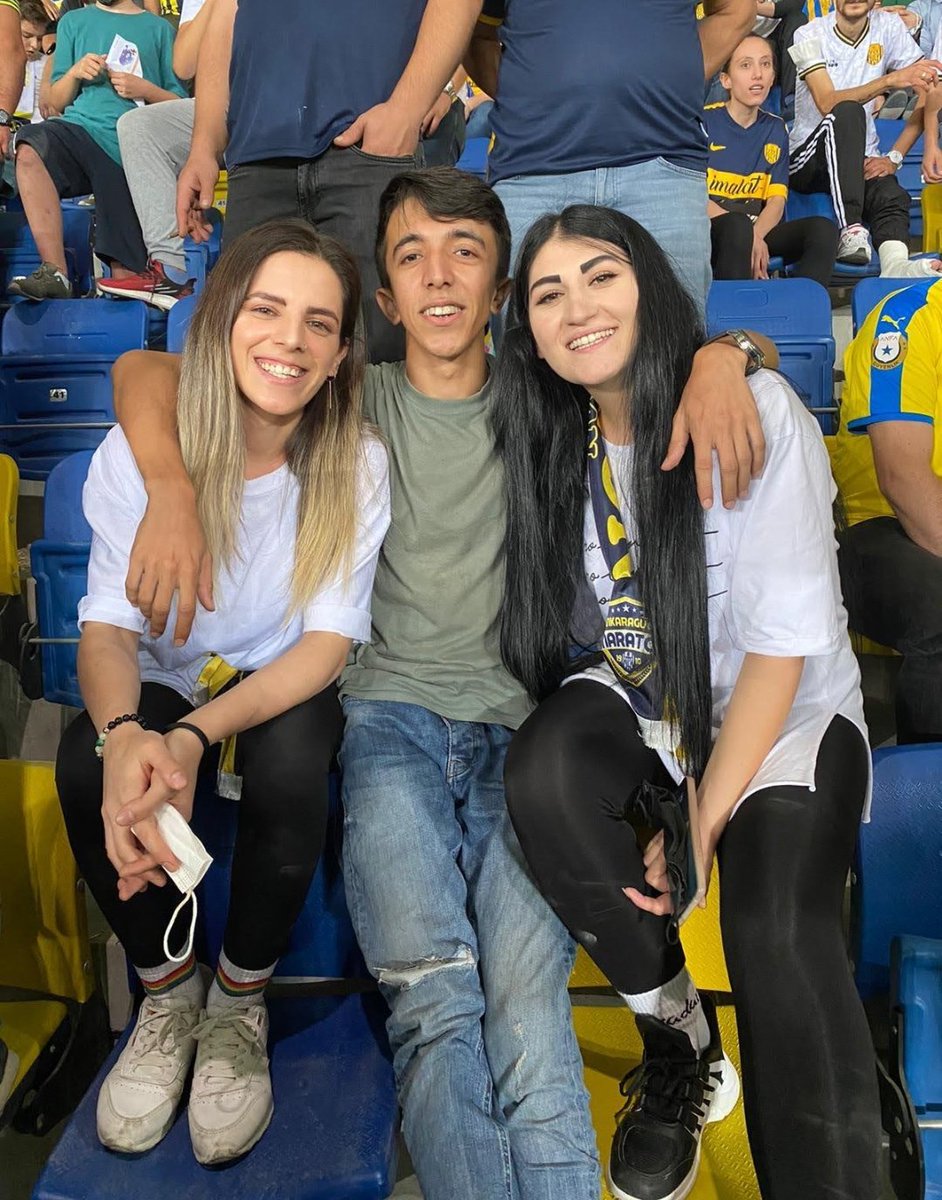 Vefat ettiğini biliyorsun ama hala bir yerden çıkıp gelecekmiş gibi hissettirmesi..