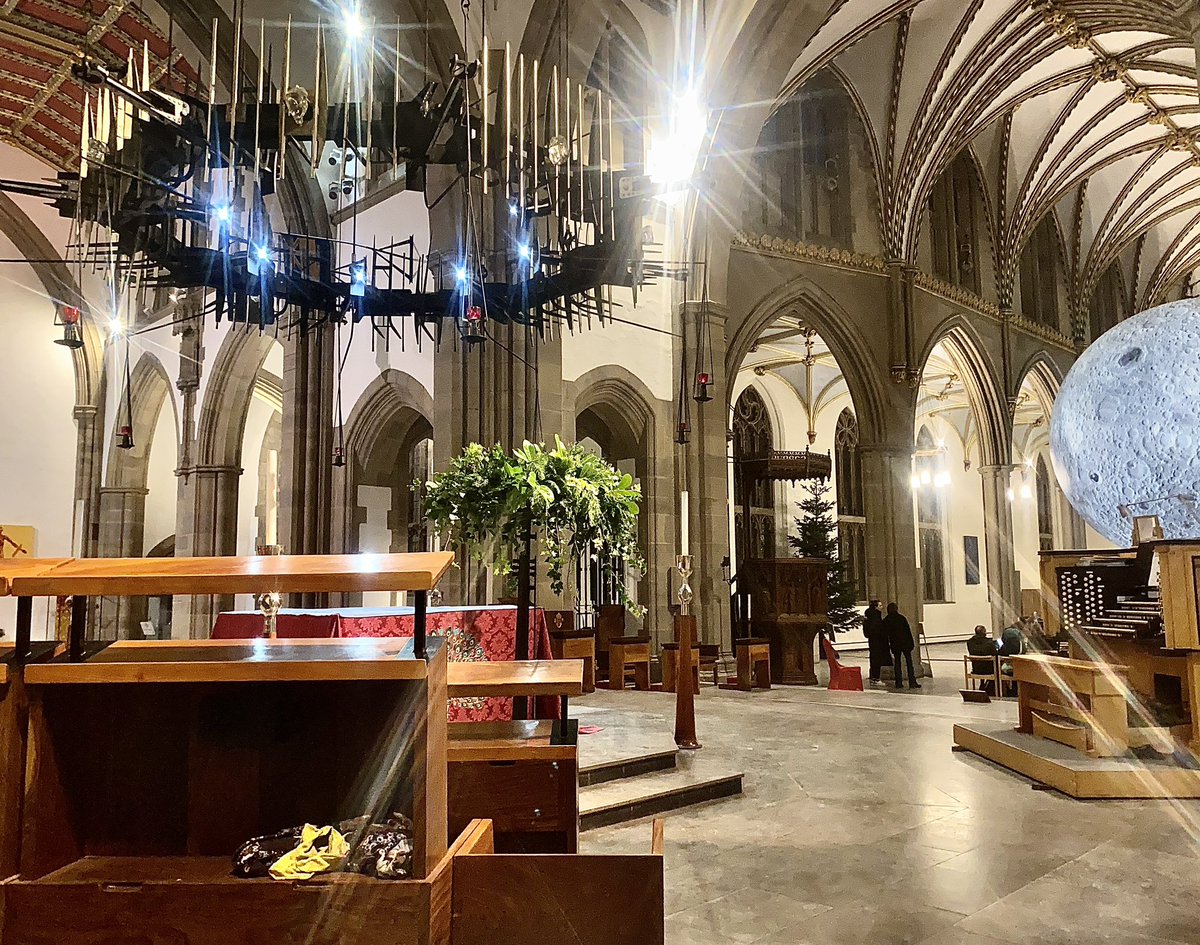 Glimpsed the moon at Blackburn Cathedral on Friday. Awe inspiring and contemplative. Experience amplified by hearing Fair Oriana practice for their evening performance. Loving their haunting baroque sound.