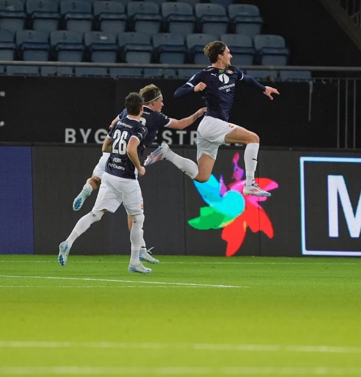 oevenshaug's tweet photo. Flott sesongavslutning på Marienlyst da Godset slo Molde etter scoring av Nicolai Møller. https://t.co/DyUslgvNBy