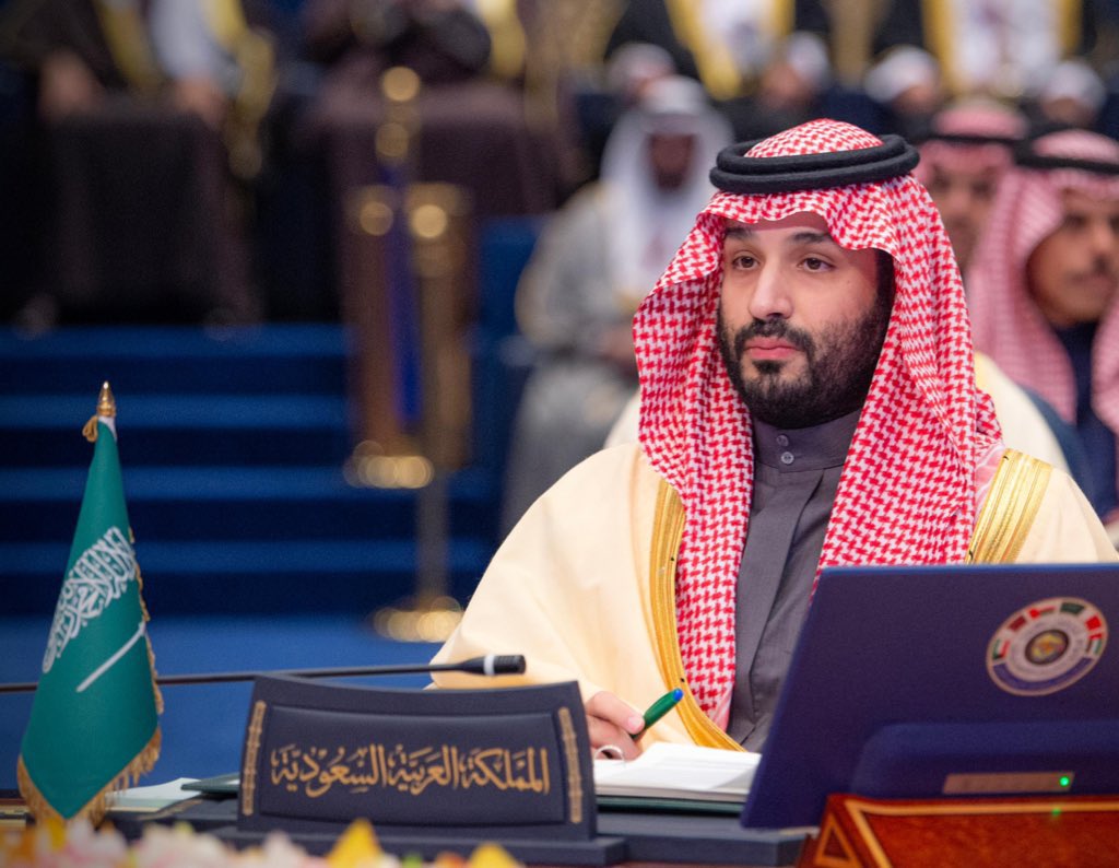 _le_anas's tweet photo. راعي العوجا محمد مقابيس الظلام 

عزوة ابن سعود توفي الغريم من الغريم 

سل شلفاً تفصل الراس عن باق العظام 

وامتطى شقرا من الريح ينقلها النسيم 
……………………………….. https://t.co/Hvn0Cm5SLk