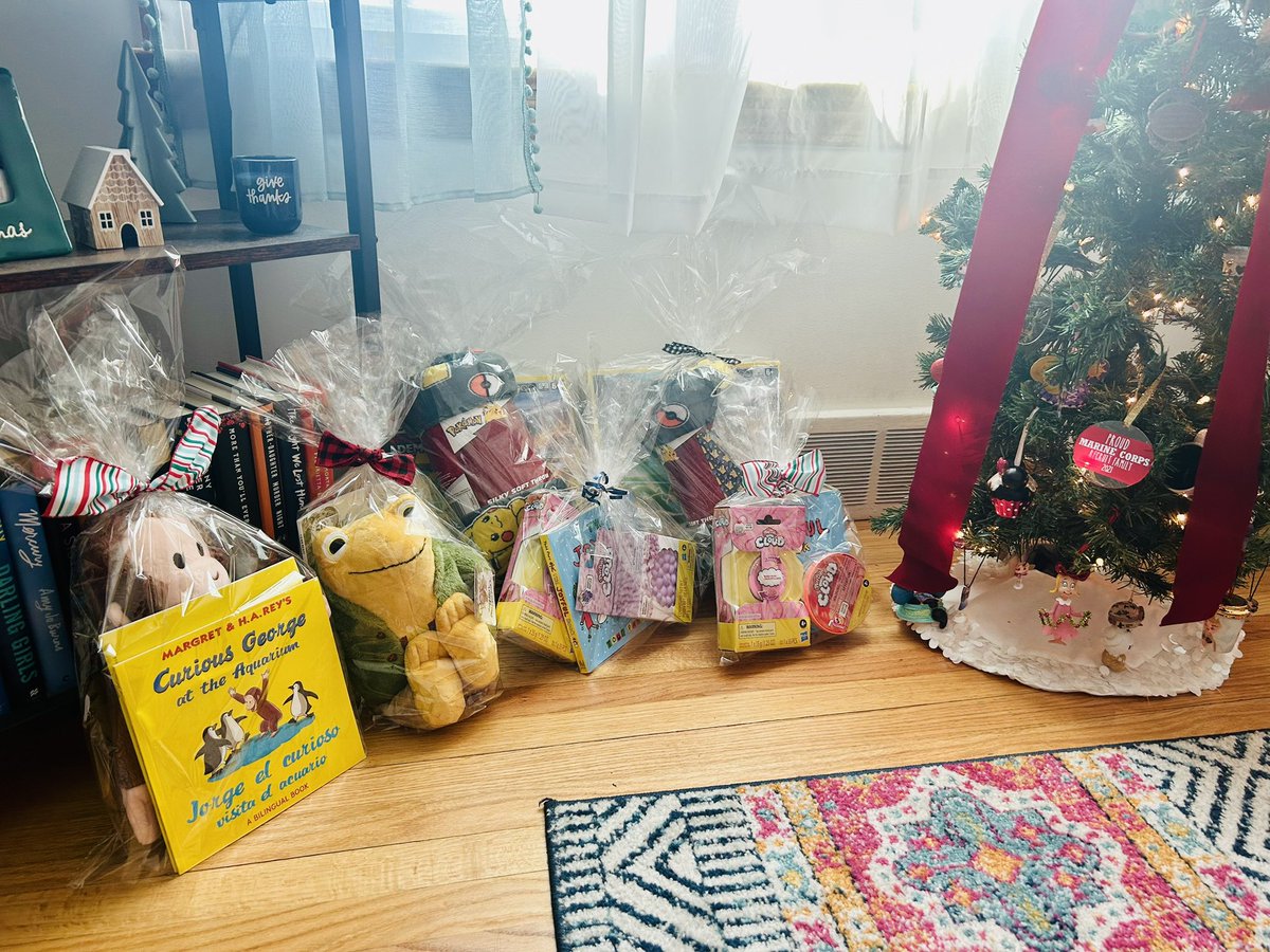 Happy Howl-Out Days start tomorrow <a href="/Hamilton_Howler/">Hamilton Elementary School</a> ! Students who earn a howl-out will have their name place on a spinner to be a winner. ❄️ 🎁 📚