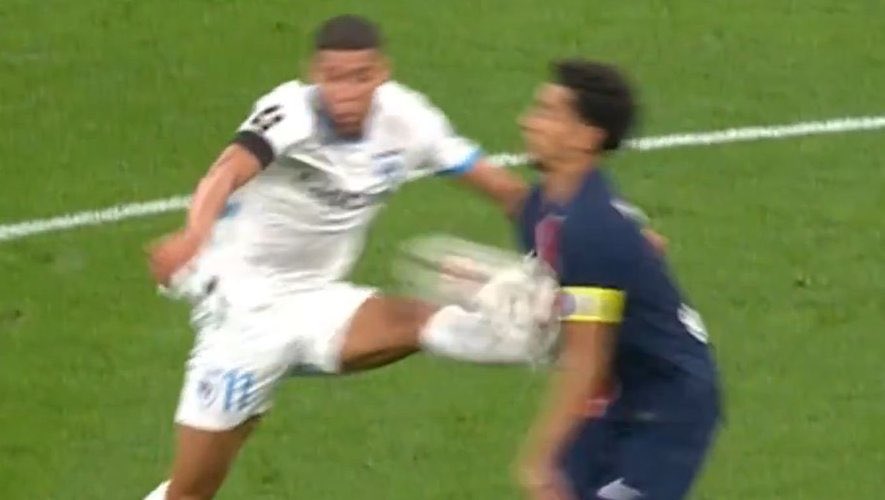 A_lmd93's tweet image. Je dit juste que c’est bizarre #OMASM