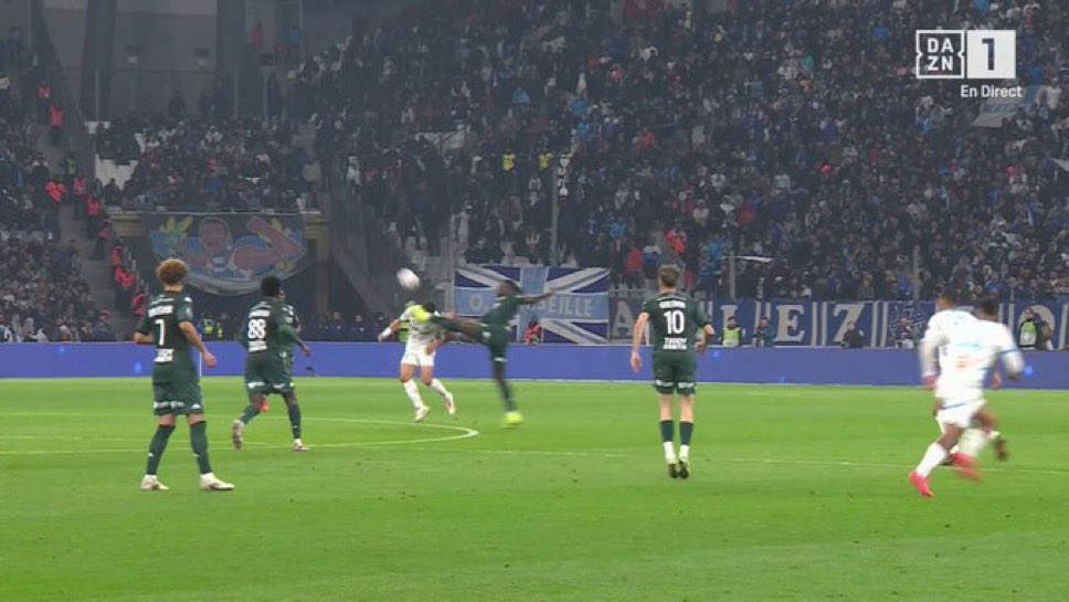 A_lmd93's tweet image. Je dit juste que c’est bizarre #OMASM