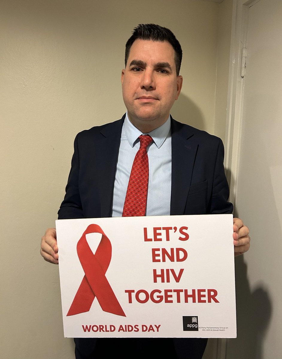RichardBurgon's tweet image. Today we remember those we've lost to AIDS &amp;amp; support those living with HIV. The UK aims to end new HIV cases by 2030. Here's what we need:

👉Expand HIV testing
👉Increase PrEP access
👉Support for all
👉Combat stigma

Together we can achieve this goal. #WorldAIDSDay #ZeroHIV