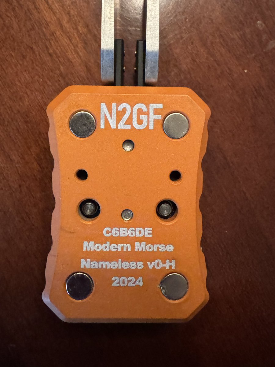 ThrillScience's tweet image. I got a brand new key!

#hamradio #morsecode