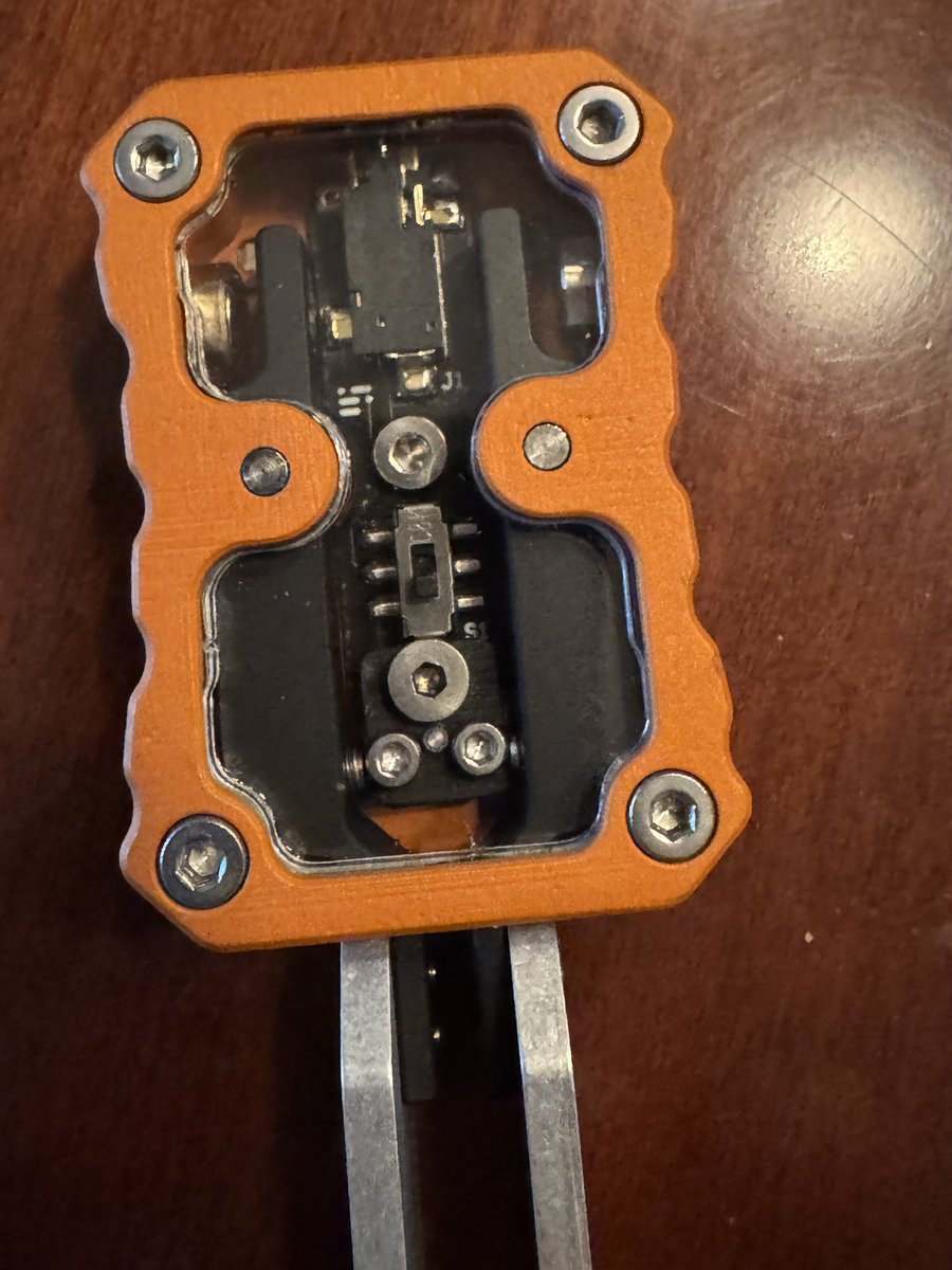 ThrillScience's tweet image. I got a brand new key!

#hamradio #morsecode