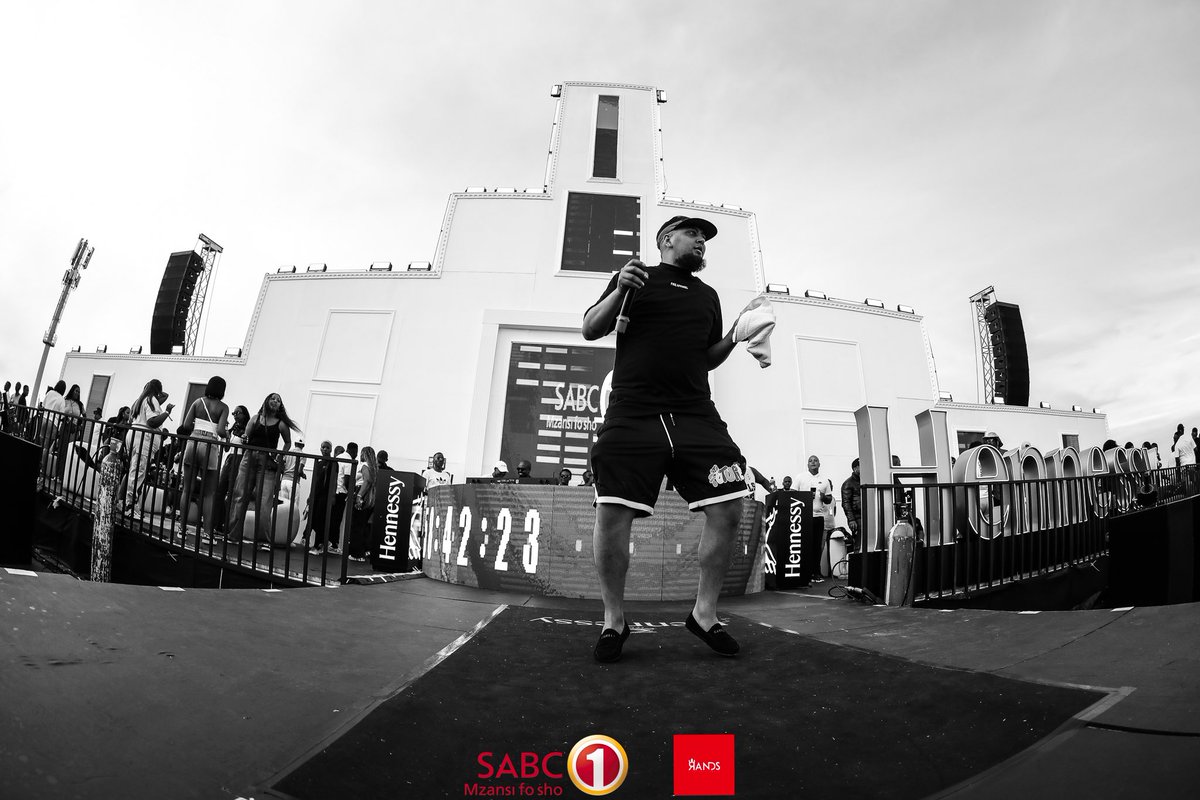 The vibe is unreal at this hour #Summer@Rands