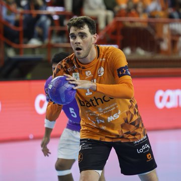DargelMARCA's tweet photo. Ya no sorprende la histórica temporada del @BMTorrelavega. 
@JMunoz1414, uno de sus grandes culpables.
👀a sus números esta temporada:
2º máximo goleador del equipo en Liga @ASOBAL (37 goles)
2º máximo goleador del equipo en la @ehfel_official (24 goles)
📸 Luis Palomeque https://t.co/SY7glATRg3