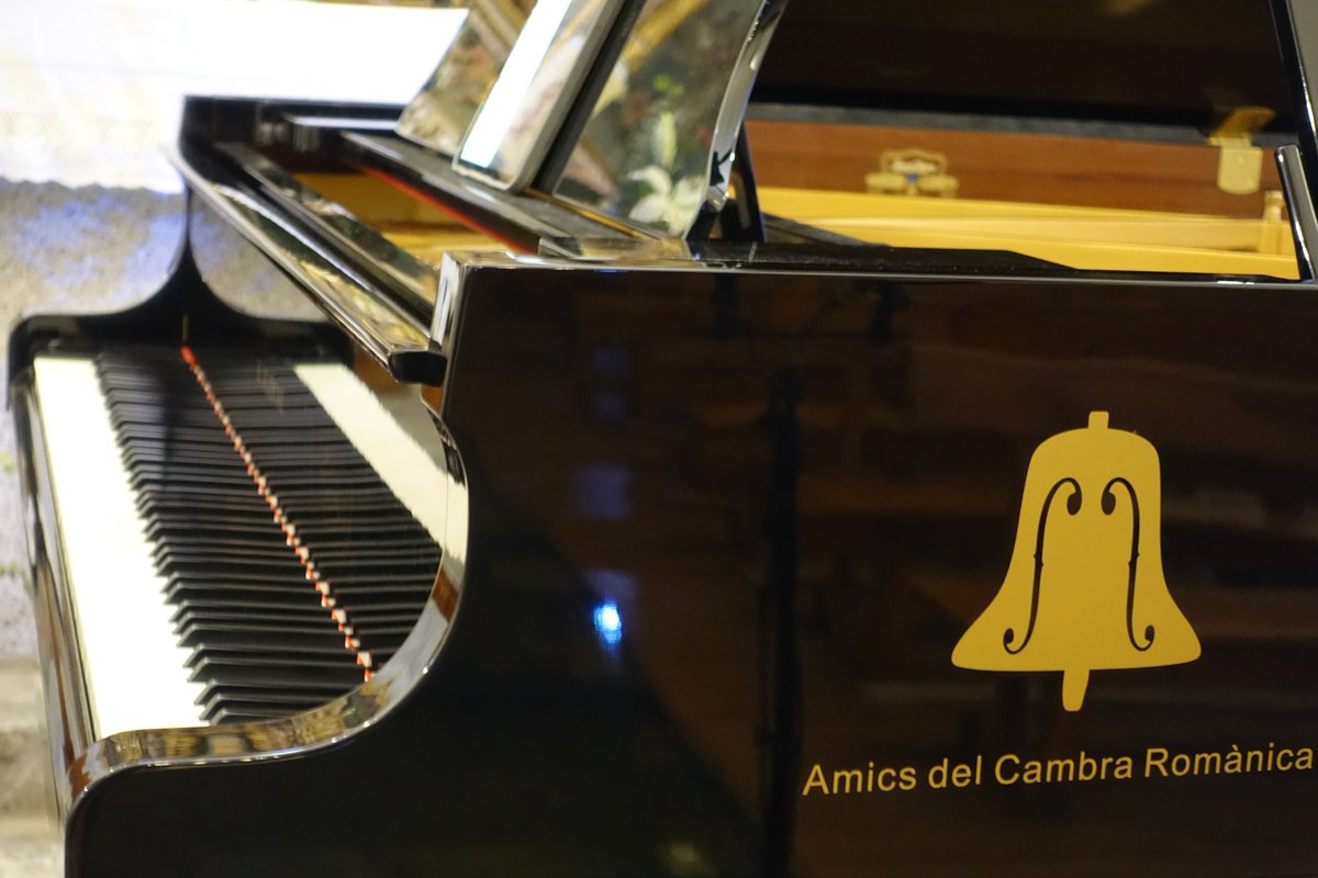 AmicsCambra's tweet photo. Agraïm a tots els socis, patrocinadors, Comú de Canillo i el Govern d'Andorra, el suport que hem tingut vostre tots els concerts, a l'ONCA i l'Ambaixada de França a Andorra la col·laboració inestimable per seguir entre tots empenyent per la cultura i la música a Andorra. https://t.co/HEsXpw1Cd0