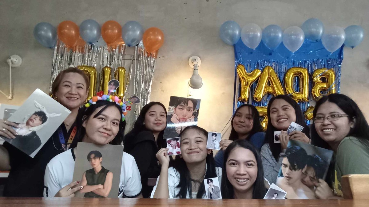 sairaisla_'s tweet photo. Nice to meet you guys! 😩💓
Some attendees didn't come because it's raining but it's ok! We really have fun even if there's only few of us. Let's meet each other again (hopefully) next year! 🥹🤍✨
HBD, @uppoompat 🥳
#UpPoompatBDAY_CSEinPH
#UpPoom #toobtub #uppoompat #poompps https://t.co/4m8JX68wul