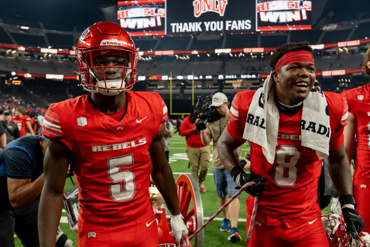 MikeMikeyLV's tweet photo. Headed To The Ship 🏆💯 #UNLV https://t.co/tHTYk97pGm