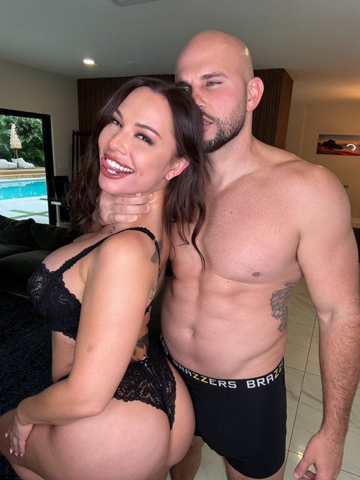 2 pic. Your fav duo is back
@jmac1864 https://t.co/zJ3uQZafd7