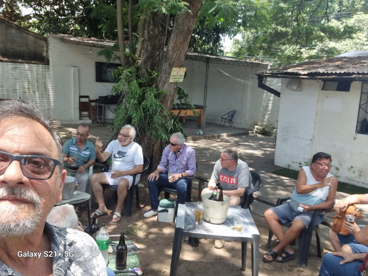 golazotropical1's tweet photo. #maravilloso #encuentro
#exCNC71
#53años de #egreso
#lamejor #terapia https://t.co/AWk9GFY3Y7