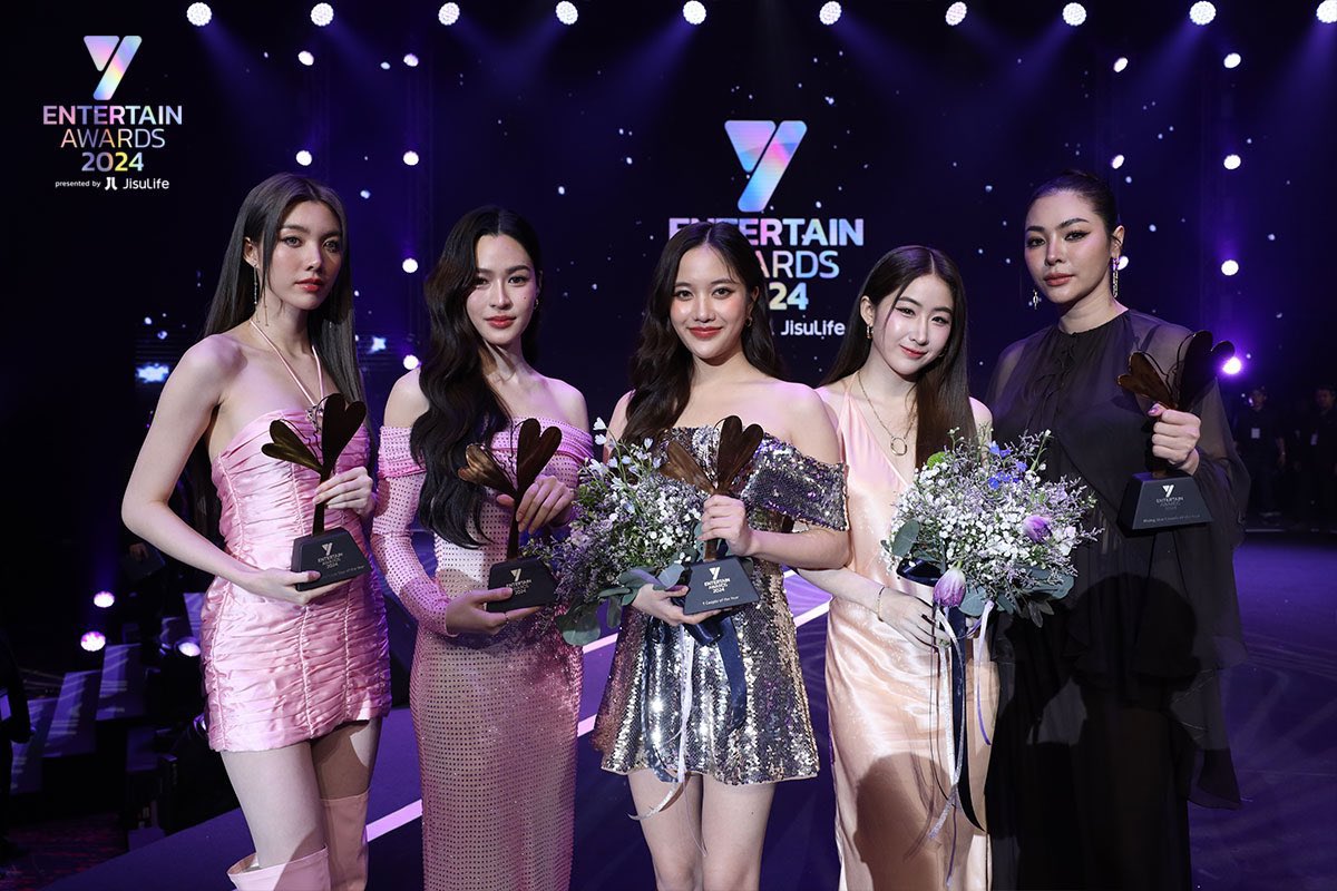 lifaasmiu29's tweet photo. Good people vibing! Broken hearts will always be healed by love. Much love 💗

FREENBECKY WIN Y ENT AWARDS
#FBWinYEntAwards2024
#YEntAwards2024xFreen
#FreenBecky 
#LingOrmGotYEntAwards 
#LingOrm
#FayeYokoentertainAwards https://t.co/yOOJOl5eut