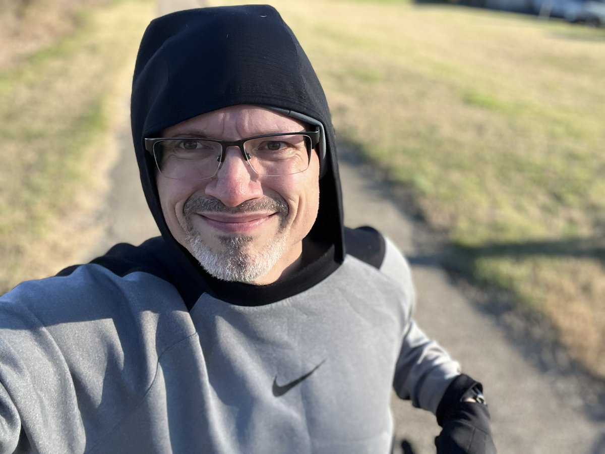 CDGoble's tweet image. Easy two miles after church. The older I get the harder it is for me to handle the colder weather. 30 degrees today and I was way overdressed. Should have went with long sleeves and ditched the hoodie. 🤦‍♂️ #running #runforGod #runningover50
