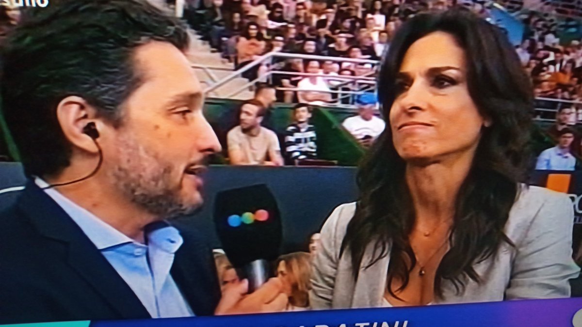 DePietroMaria's tweet photo. #ElUltimoDesafio uno de esos shows que son imperdibles. #Telefe #tenis #parqueroca https://t.co/lpw24pqKjf