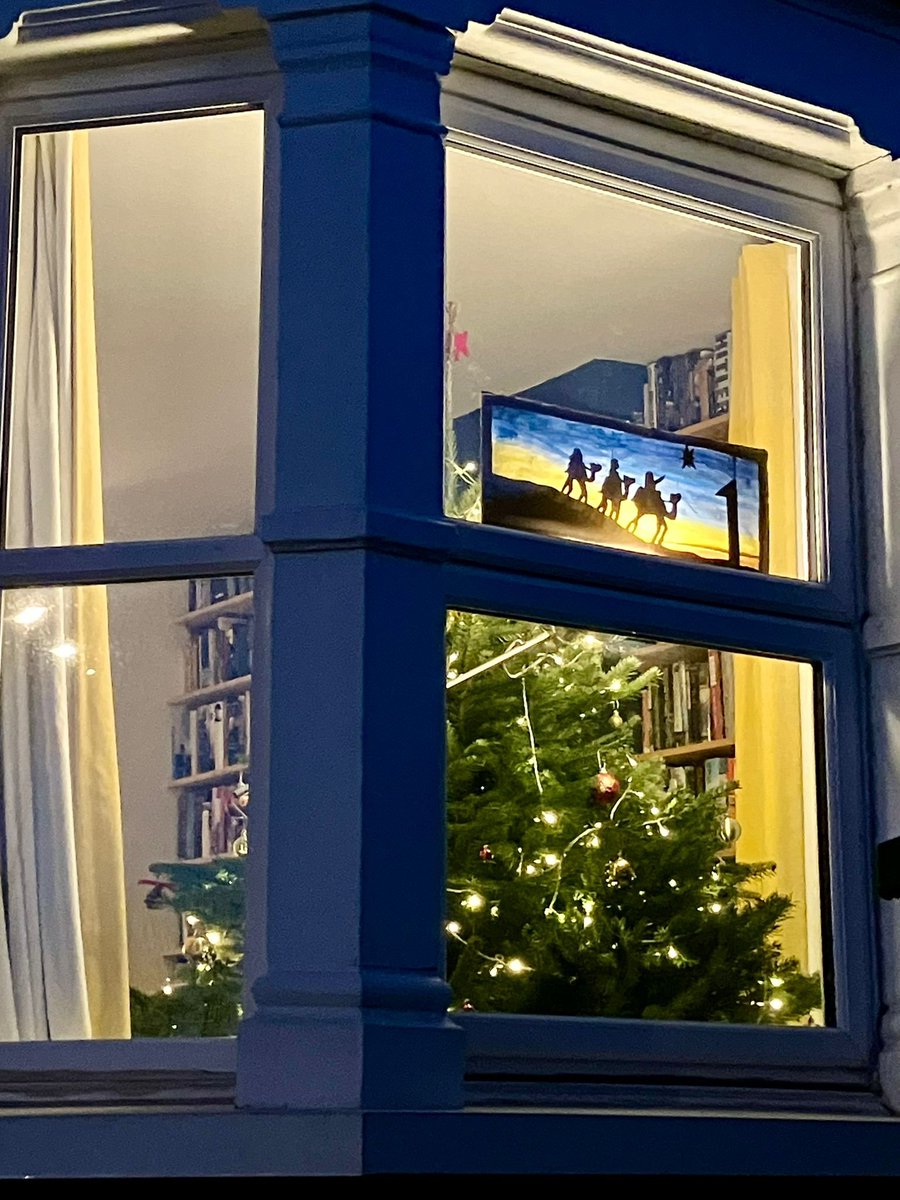First Day of Advent has arrived! 🎄
So happy our neighbours at Blythe Hill Lane are keeping up the tradition of Advent Windows! 😍
Do you know any other local streets that have them too? #AdventWindows #BlytheHill #Advent #Lewisham