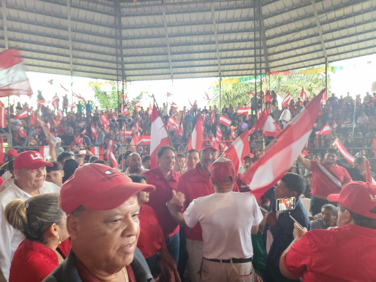 Ingeniero <a href="/luiszelaya_hn/">Luis Zelaya</a> hace ingreso al  lanzamiento de Camilo Paz precandidato para alcalde en el municipio de Santa Cruz de Yojoa