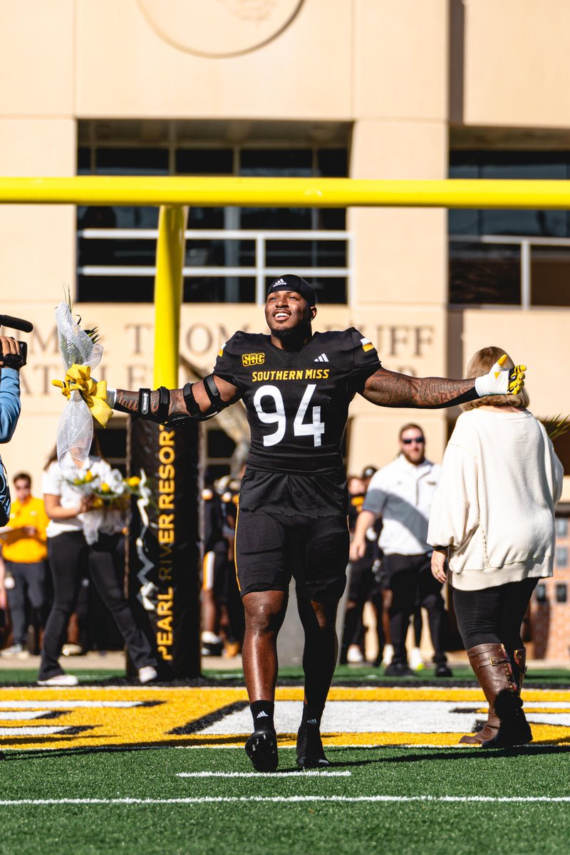 Thank you <a href="/TTT_Collective/">To The Top Collective</a> for everything!! You have made this year special 🙏🏾