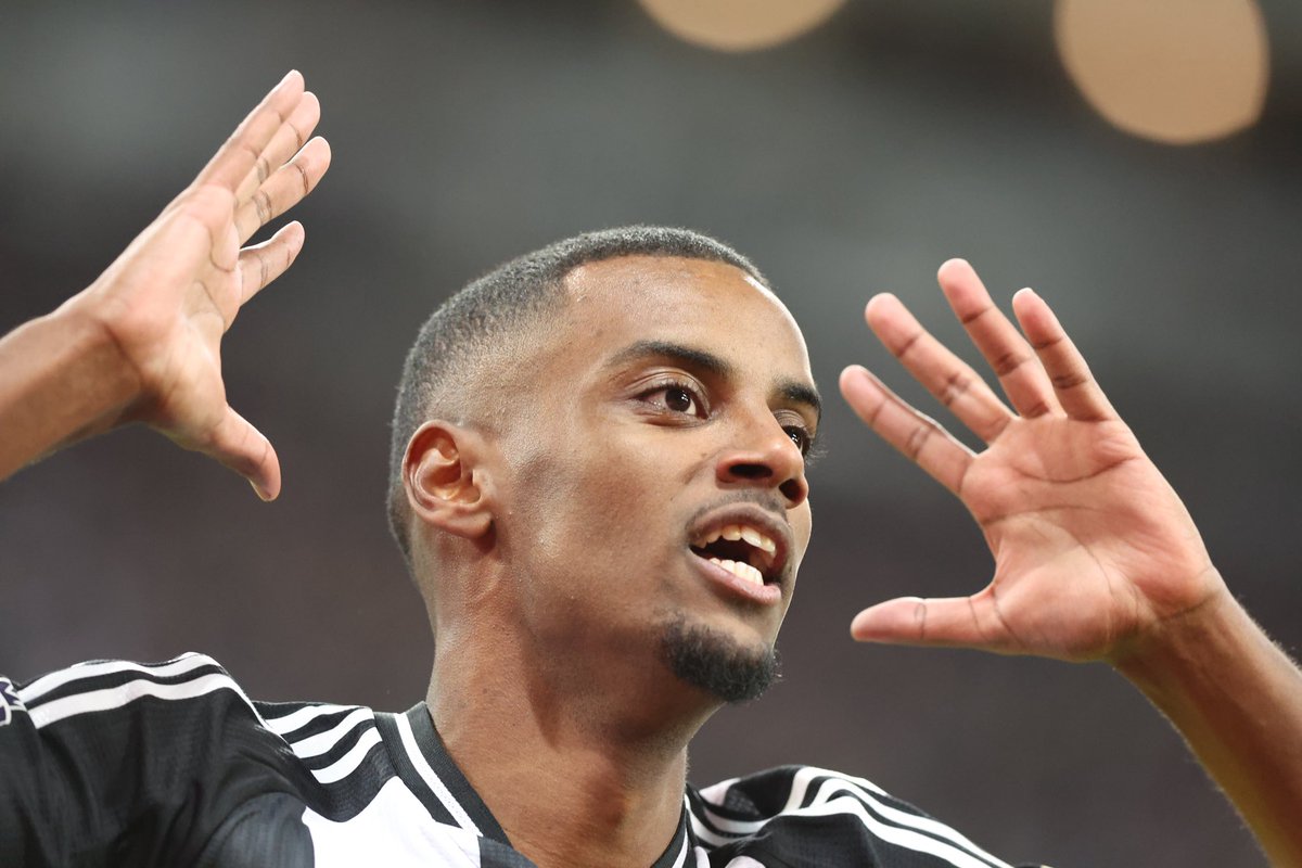 Plettigoal's tweet photo. 🚨🔴⚪️ Roberto #Olabe, he is definitely one of the concrete candidates for @Arsenal to succeed Edu - as reported in our ‚Transfer Update‘ show three weeks ago. 

Olabe once brought Alexander #Isak to Real Sociedad as well. The two still have an excellent relationship.

The 25-year-old Newcastle striker is on the list of Arsenal for summer. Contract of Isak valid until 2028. 

@SkySportDE 🇸🇪