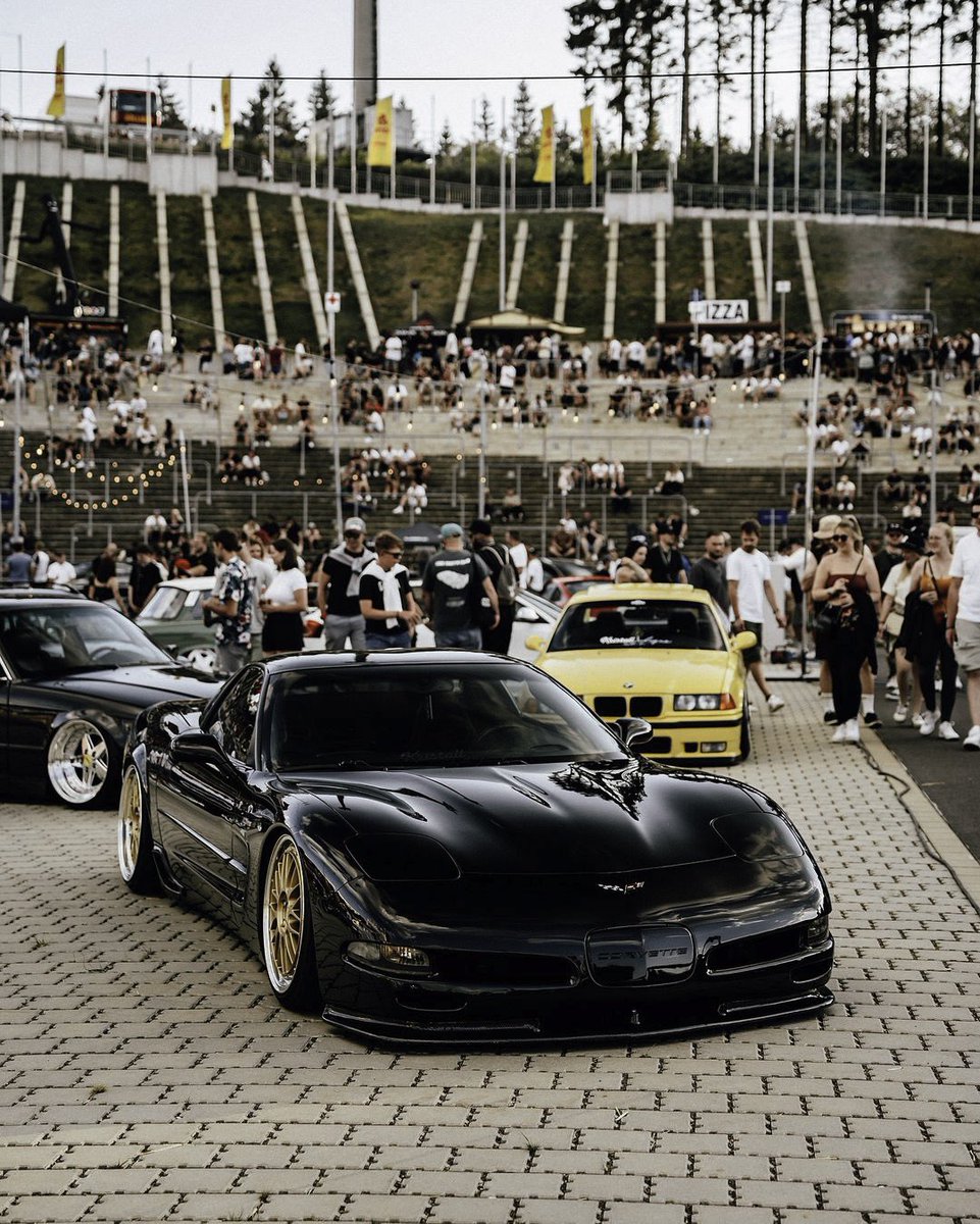 strctstndrds's tweet photo. Murdered Corvette C5 Z06 ⚰️ https://t.co/ABpVPSf7YE