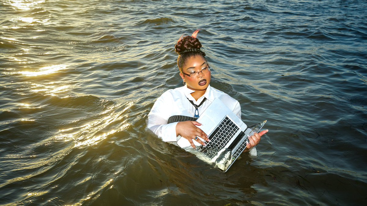 reziahyz's tweet image. Last editorial of the year 📇