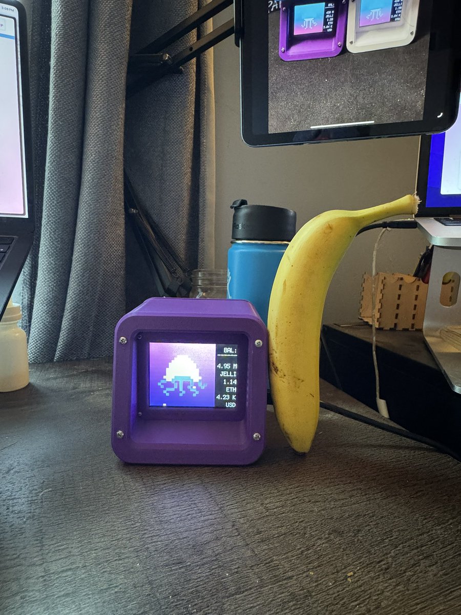 <a href="/JelliERC20i/">Jelli</a> Best desk-pet EVER! 

(Banana for scale)

🪼