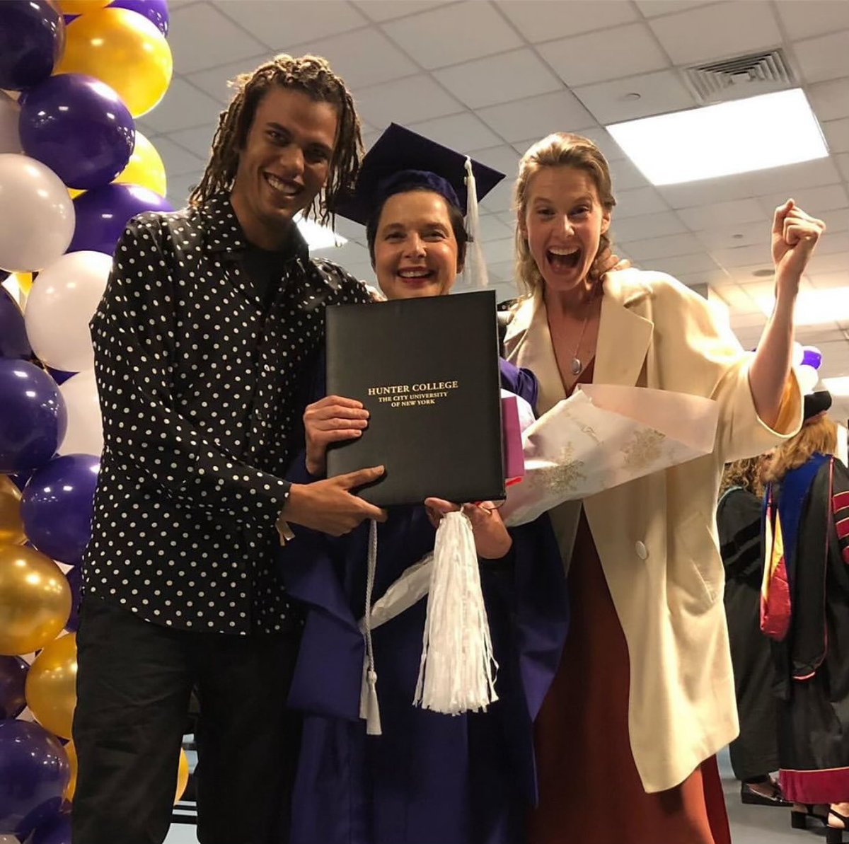 scorsissy's tweet photo. ENORMOUSLY PROUD of isabella rossellini for completing her master’s degree in ethology at 67 years young!!!!!! so so proud!!!!! https://t.co/LPOO88DROe