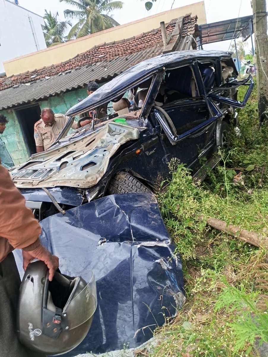 sonalgoelias's tweet photo. Deeply saddened by the tragic loss of the 2023 batch IPS probationary Officer Harsh Bardhan in a road accident near Hassan , Karnataka 🙏🏻

A native of Dosar village in Madhya Pradesh’s Singrauli district, Harsh Bardhan had recently completed his four-week training at the Karnataka Police Academy (KPA) in Mysuru and was en route to take up his first posting as the Assistant Superintendent of Police, Hassan. 

A young, promising life lost too soon 🙏🏻

Deepest condolences to the family for bearing the grave loss which is irreparable. 
May the departed pious soul be blessed. 
Om Shanti 🙏🏻🙏🏻