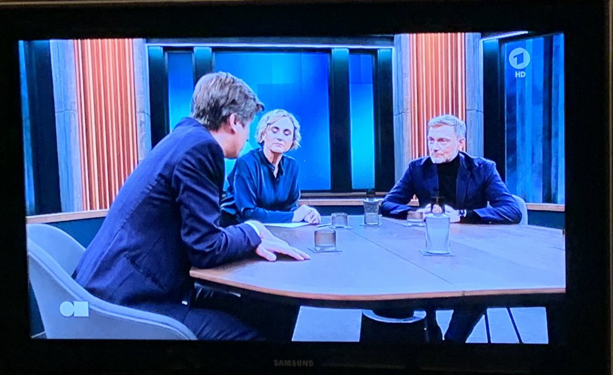 Schlüsselsatz von #Lindner bei ⁦<a href="/CarenMiosga/">Caren Miosga</a>⁩: “Wir müssen mehr Milei und Musk wagen”

Das ist das, was Lindner will: Autoritärer Libertarismus.