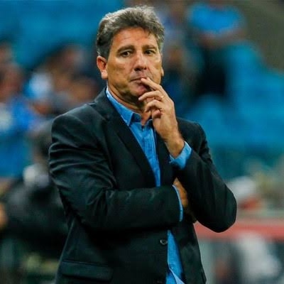 gremioponderado's tweet photo. Enchente, 40 dias sem CT, 3 meses sem casa, 14 mandos perdidos, grupo de merda até AGOSTO, 40% do campeonato só Bagrao de 9, Reinaldo único LE, sem nenhum zagueiro confiável, sem nenhum volante de controle, sendo roubado o ano todo...e mesmo assim, COM O RENATO O GRÊMIO NAO CAI. https://t.co/rEh95fMgZV