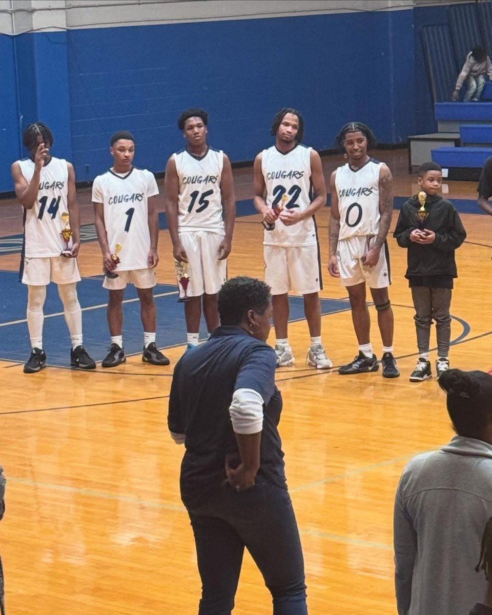 Terrygl42442579's tweet photo. Tough lost last night in MLK Championship. 4-1 on the season. Back to the drawing board we go. Carey McClain lead all scores with 32 points points #Kirbystrong @CourtneyHoops90 @wynstonw_ @AndrewForce8 https://t.co/FDyq7ipgWm