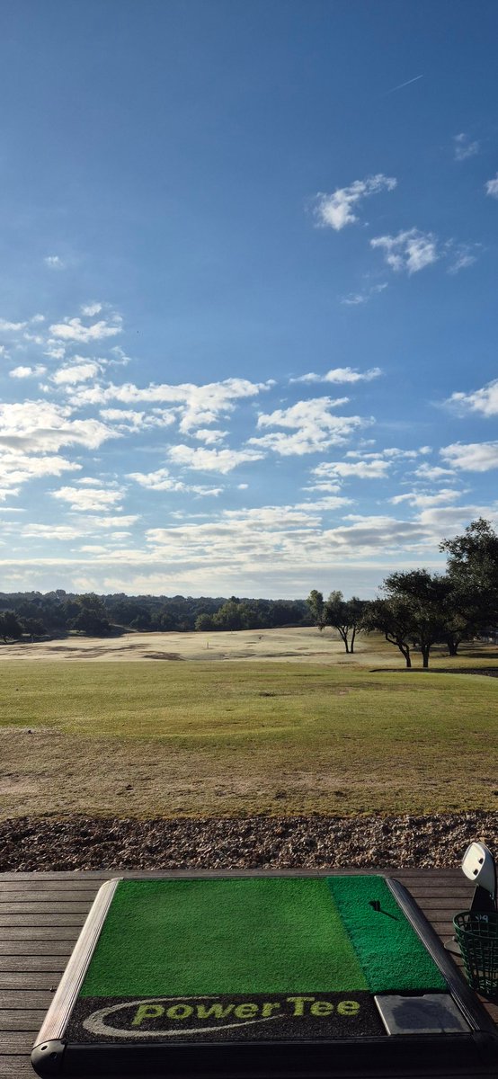 주말에 골프장
아직도 낮엔 땀이